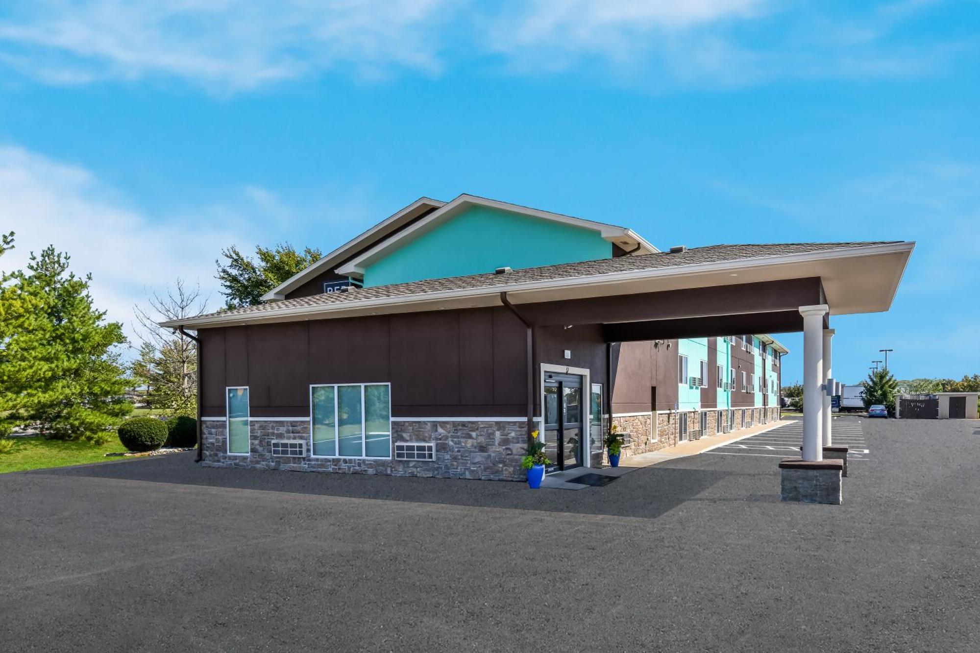 Baymont Inn & Suites By Wyndham Liberty Exterior photo
