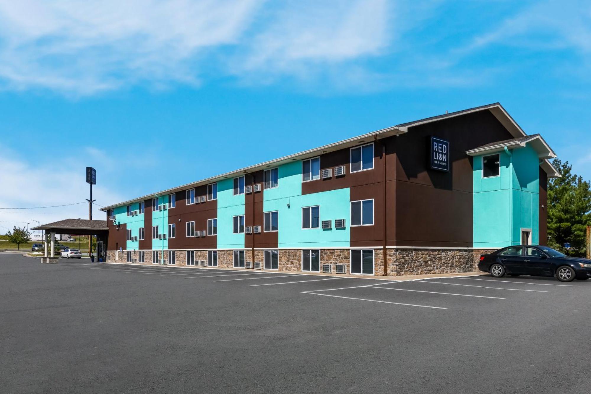 Baymont Inn & Suites By Wyndham Liberty Exterior photo