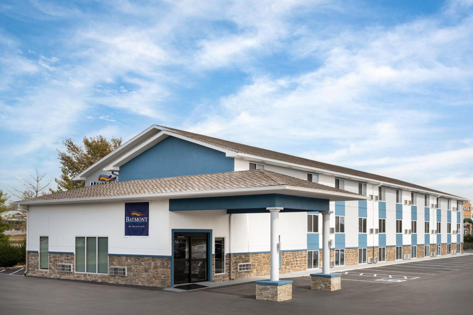 Baymont Inn & Suites By Wyndham Liberty Exterior photo